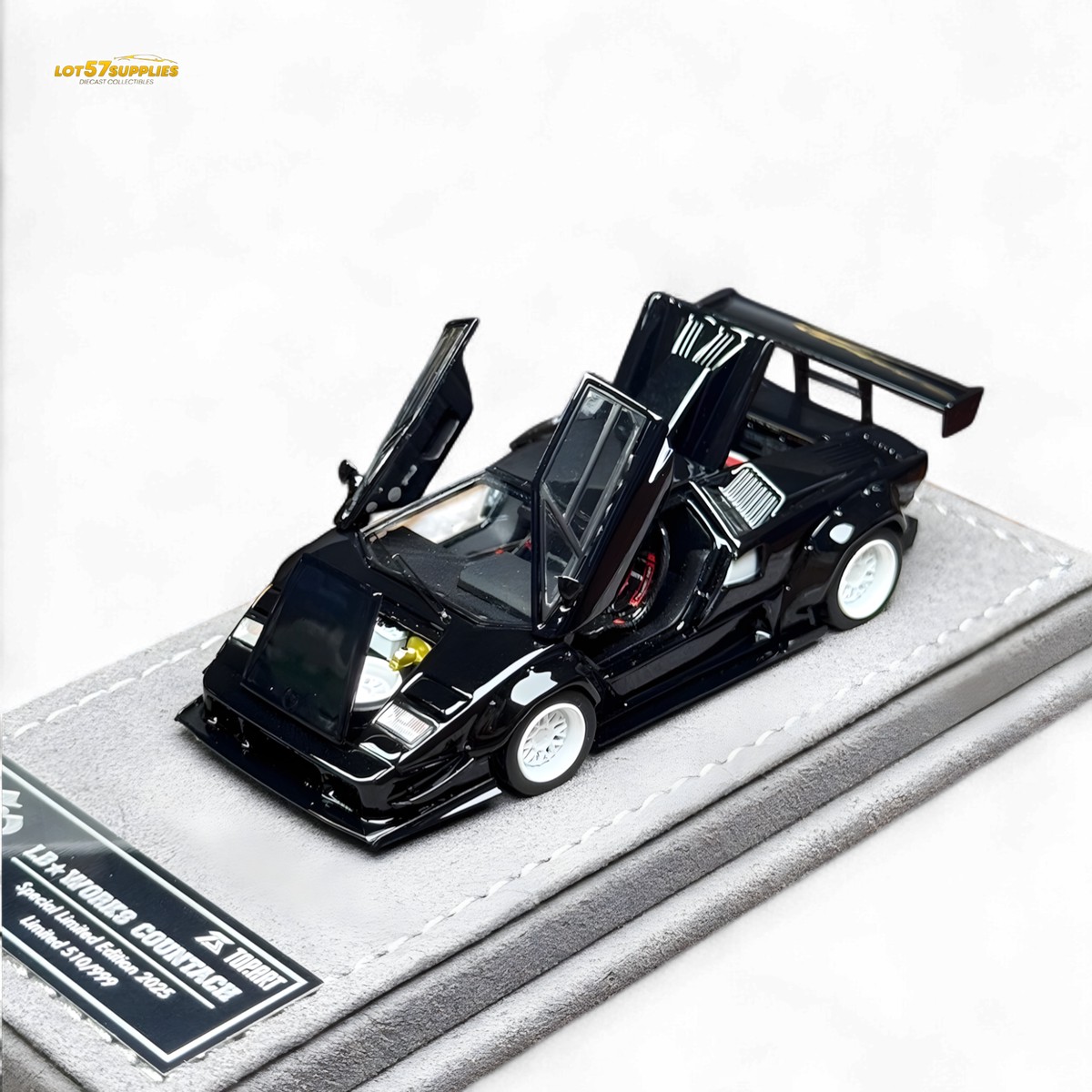 TPC Lamborghini Countach LBWK Black White Wheels 1:64