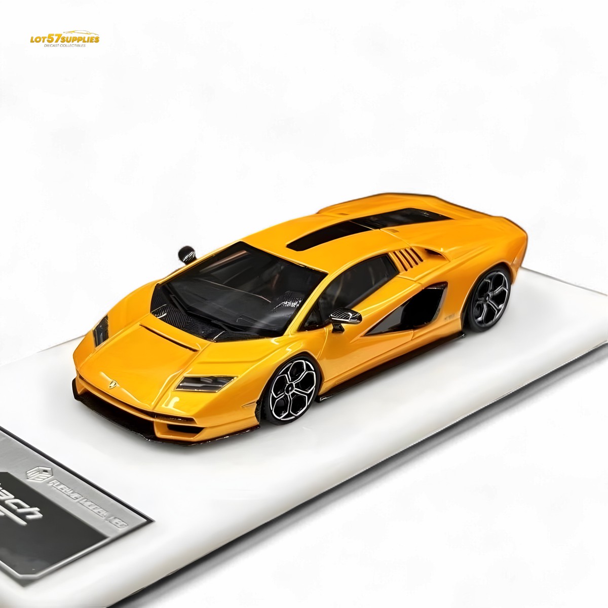 FuelMe Model Lamborghini Countach LPI 800-4 Arancio Aten 1:64